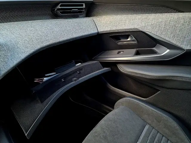 Peugeot 5008 Elektro 210 73kWh GT "sofort verfügbar" Ansicht 47