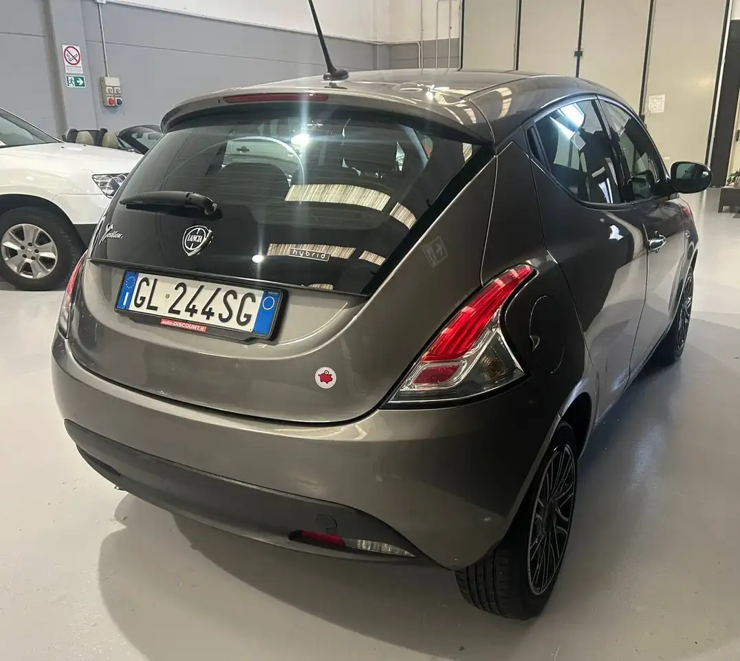 Lancia Ypsilon 2022