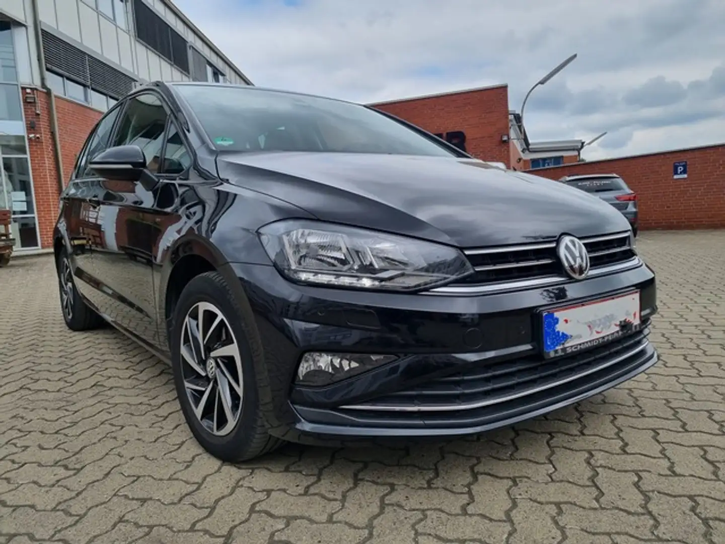 Volkswagen Golf Sportsvan VII Join,KLIMA,NAVI,AHK,LED Zwart - 1