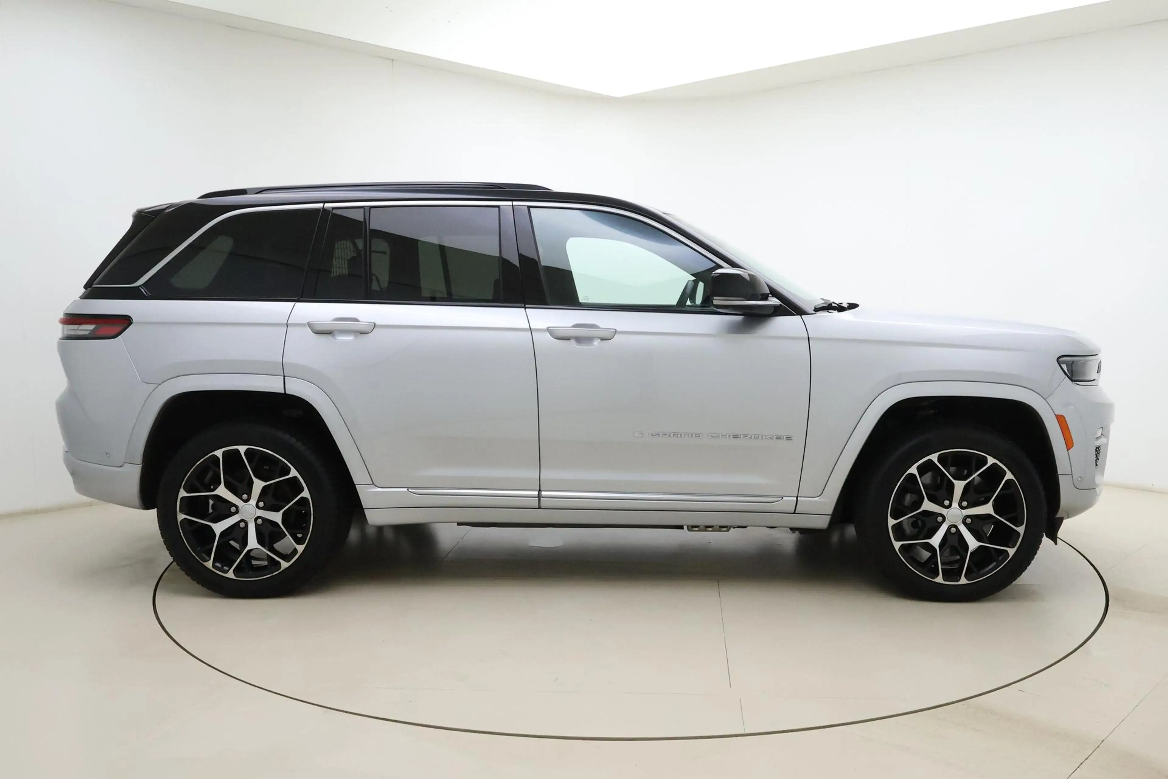 Jeep Grand Cherokee 2.0 Summit Reserve 4xe 380 PK | Trekhaak | 2332 KG — photo 9