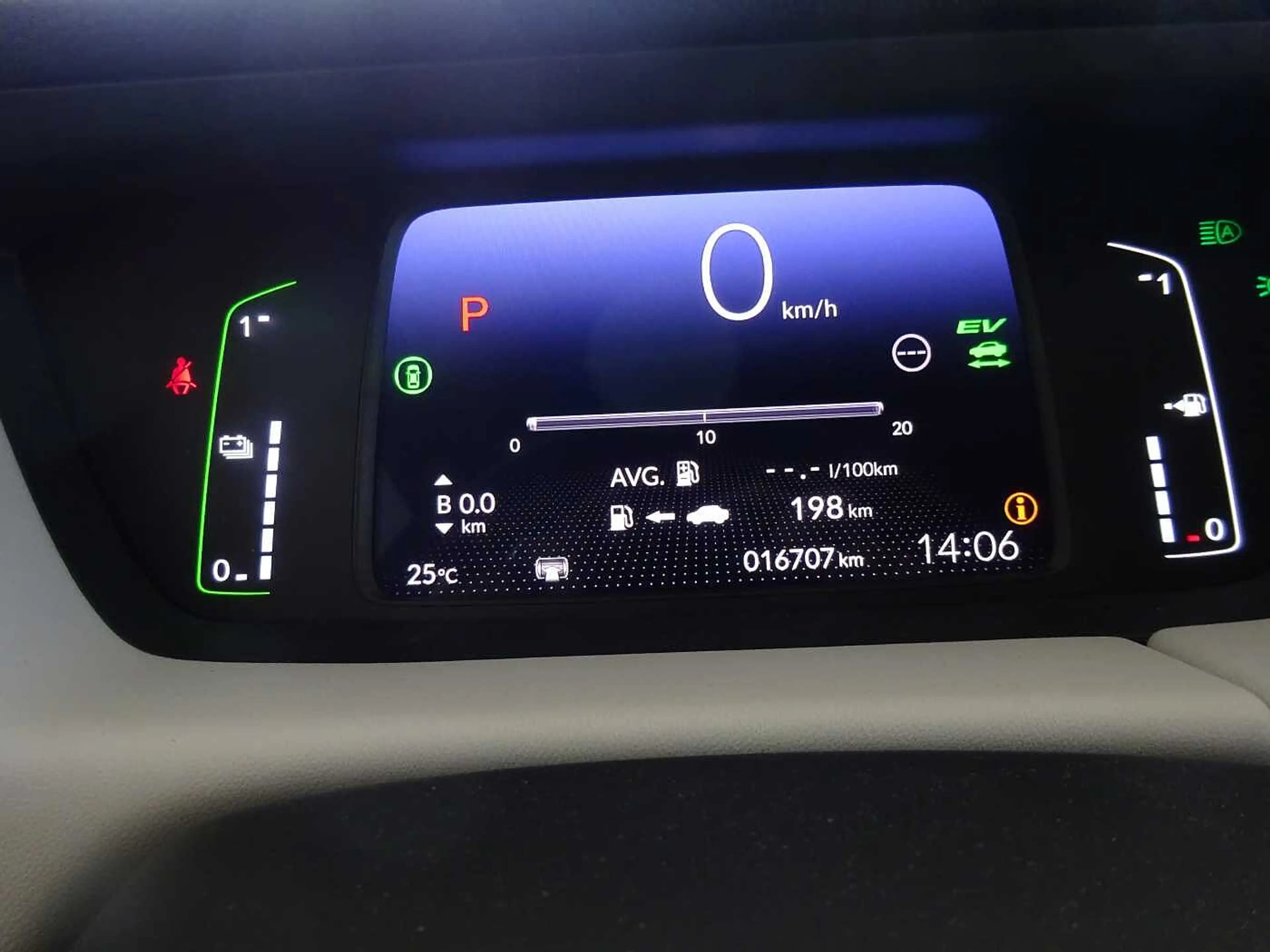 Honda Jazz Hybrid 1.5 i-MMD e-CVT Executive *Navi,*Lenkradhei — photo 6