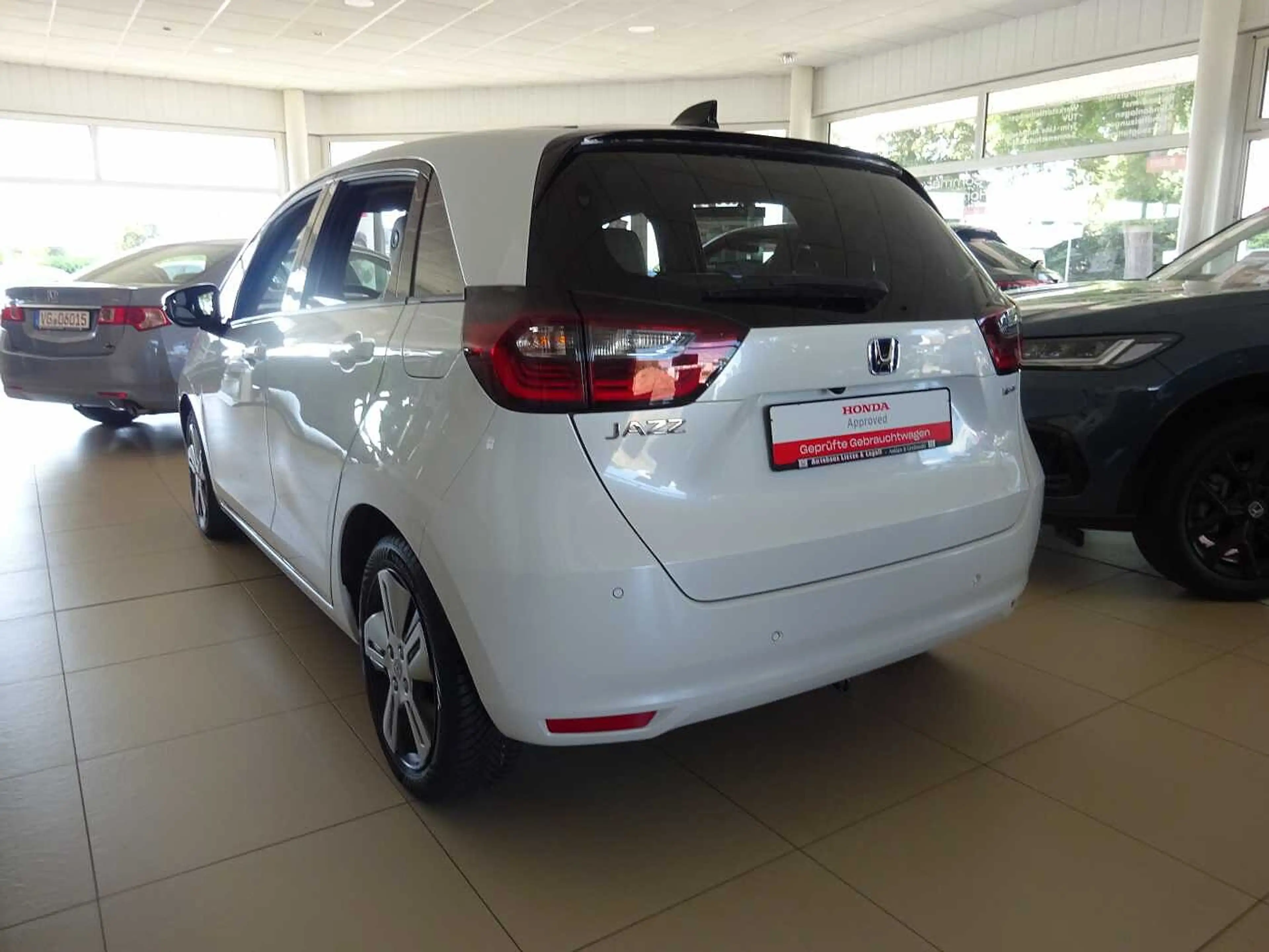 Honda Jazz Hybrid 1.5 i-MMD e-CVT Executive *Navi,*Lenkradhei — photo 4