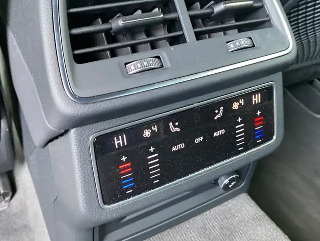 Audi A6 view 16