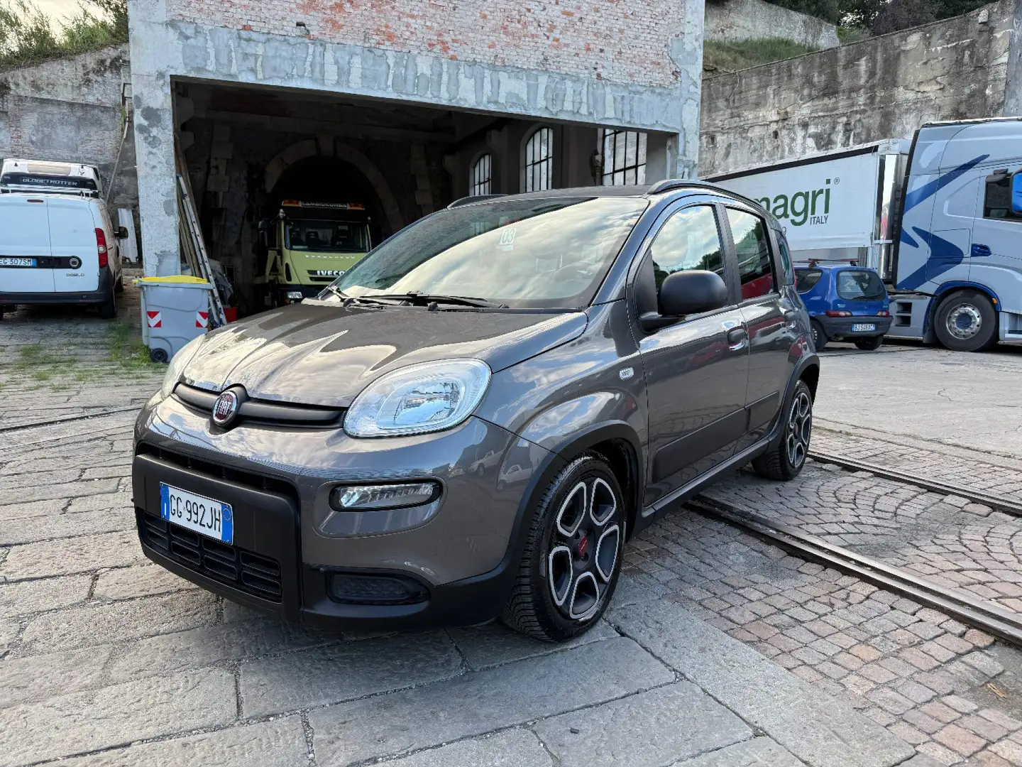 Fiat Panda 1.0 FireFly S&S Hybrid City Life Gris - 1