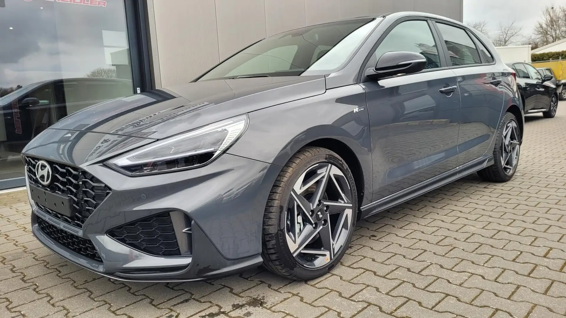 Hyundai i30 N-Line HB N-Line*Navi*LED*Shzg*Lhzg*PDCv+... Grijs - 1