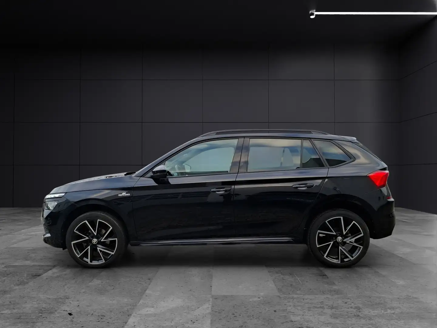 Skoda Kamiq TSI Monte Carlo LED AHK Pano GRA PDC SH 18" Schwarz - 2