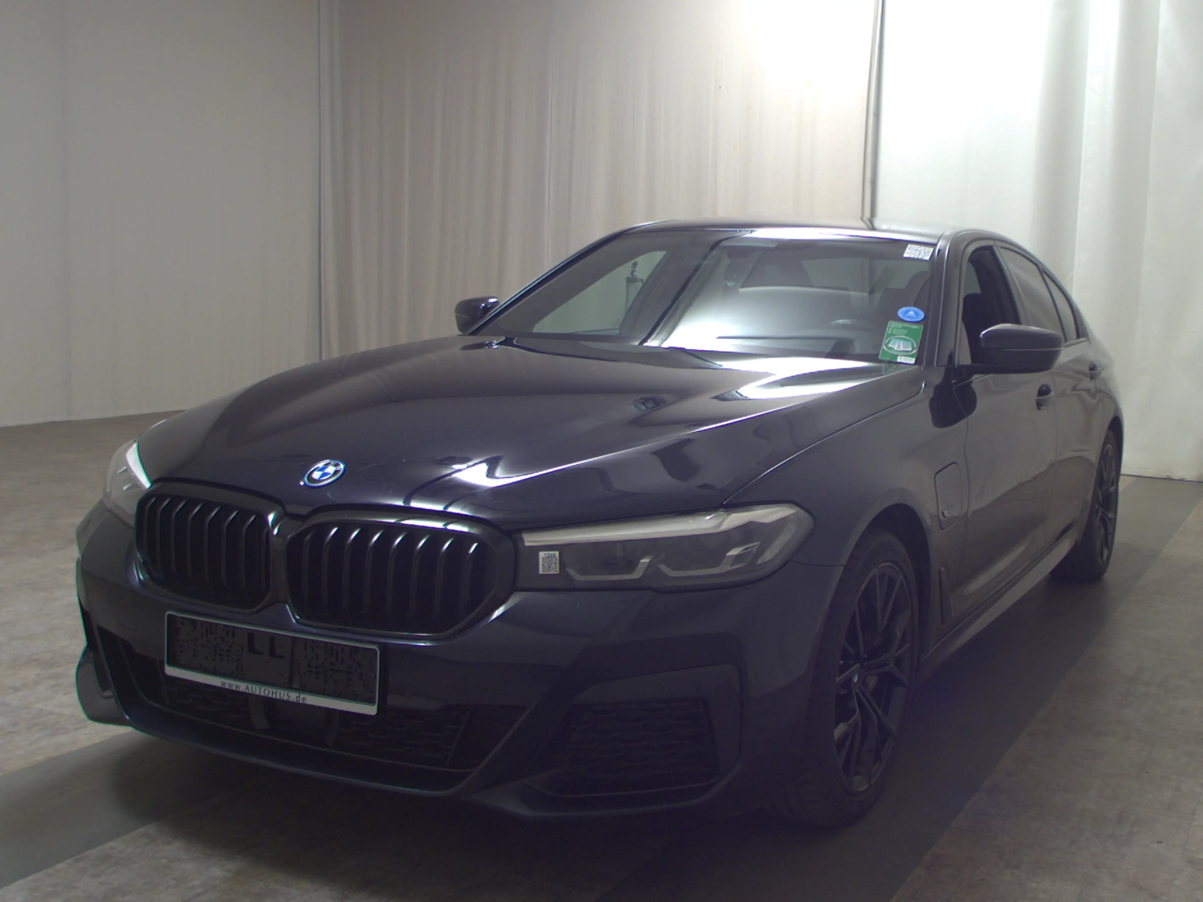 BMW 545 e xDr M-Sport Navi LED HuD LC prof. AHK — photo 2
