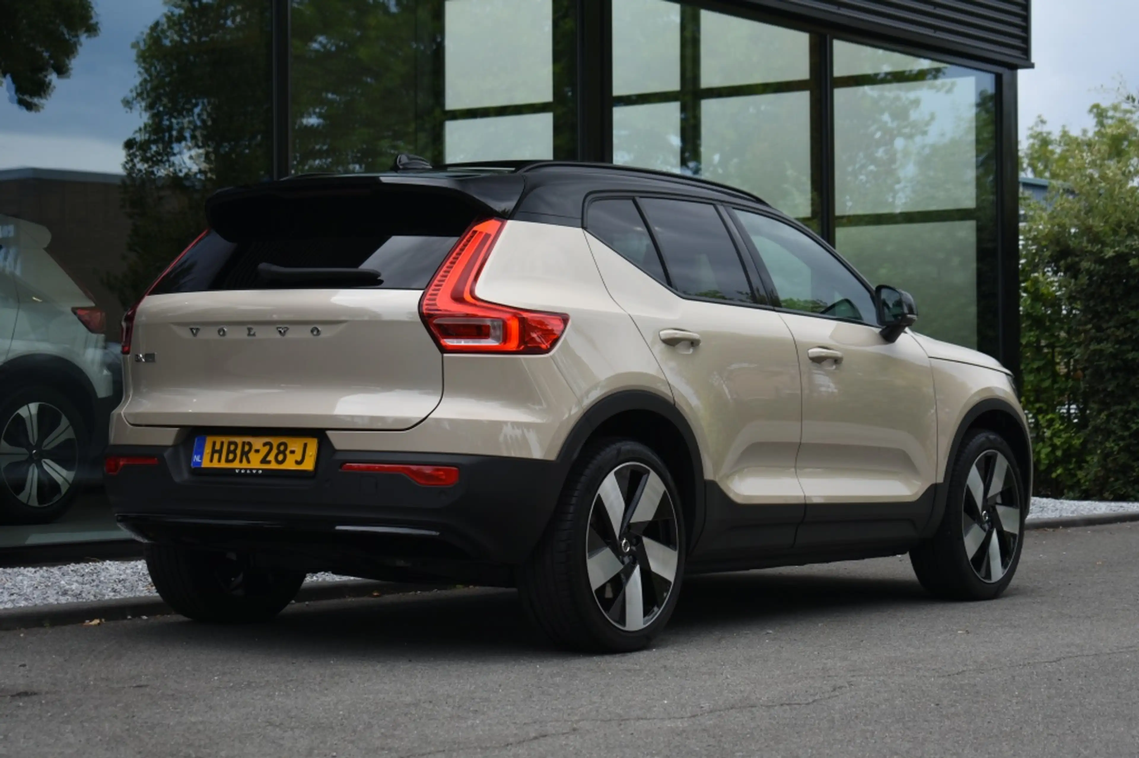 Volvo EX40 Extended Range Ultra 252pk/82kWh | Climate | Getin — photo 2