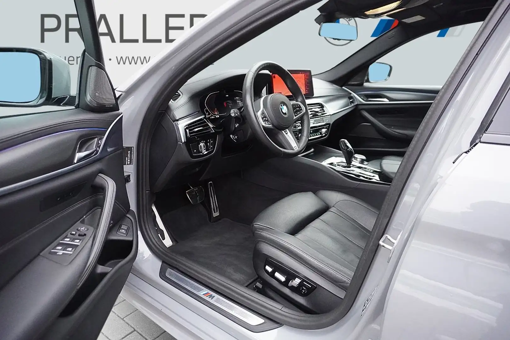 BMW 540 d xDrive Touring INDIVIDUAL M Sport Head-Up Laser Gold - 2