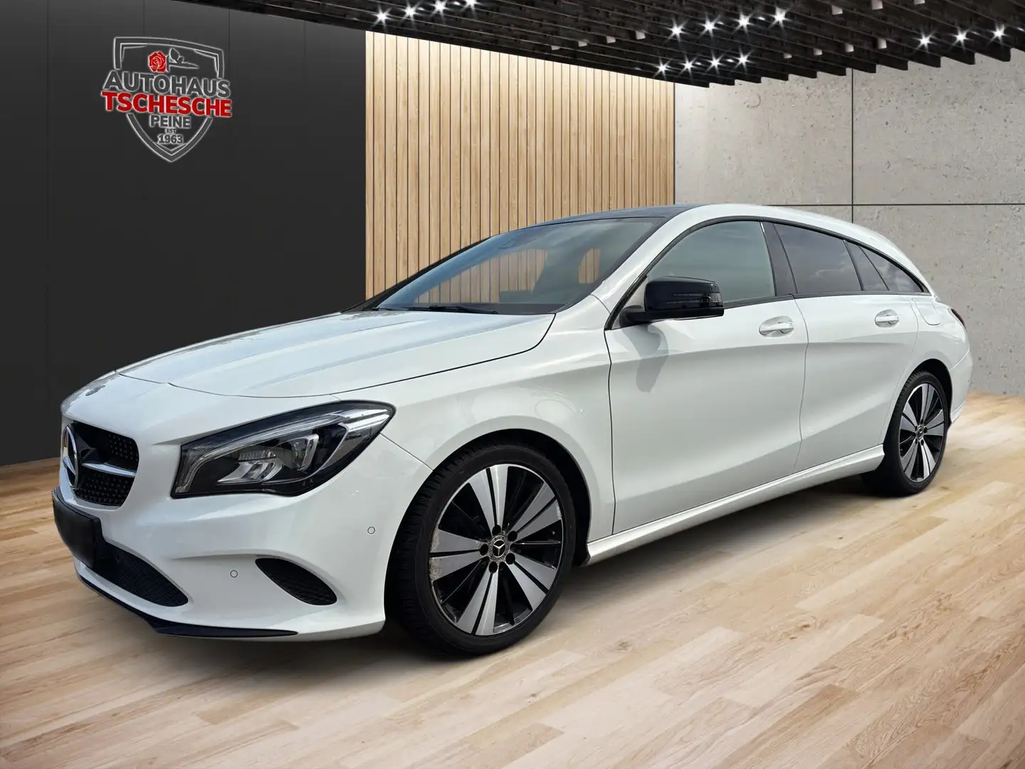 Mercedes-Benz CLA 200 Shooting Brake Blanc - 1