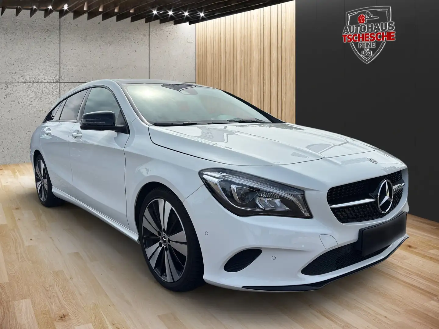 Mercedes-Benz CLA 200 Shooting Brake Blanc - 2