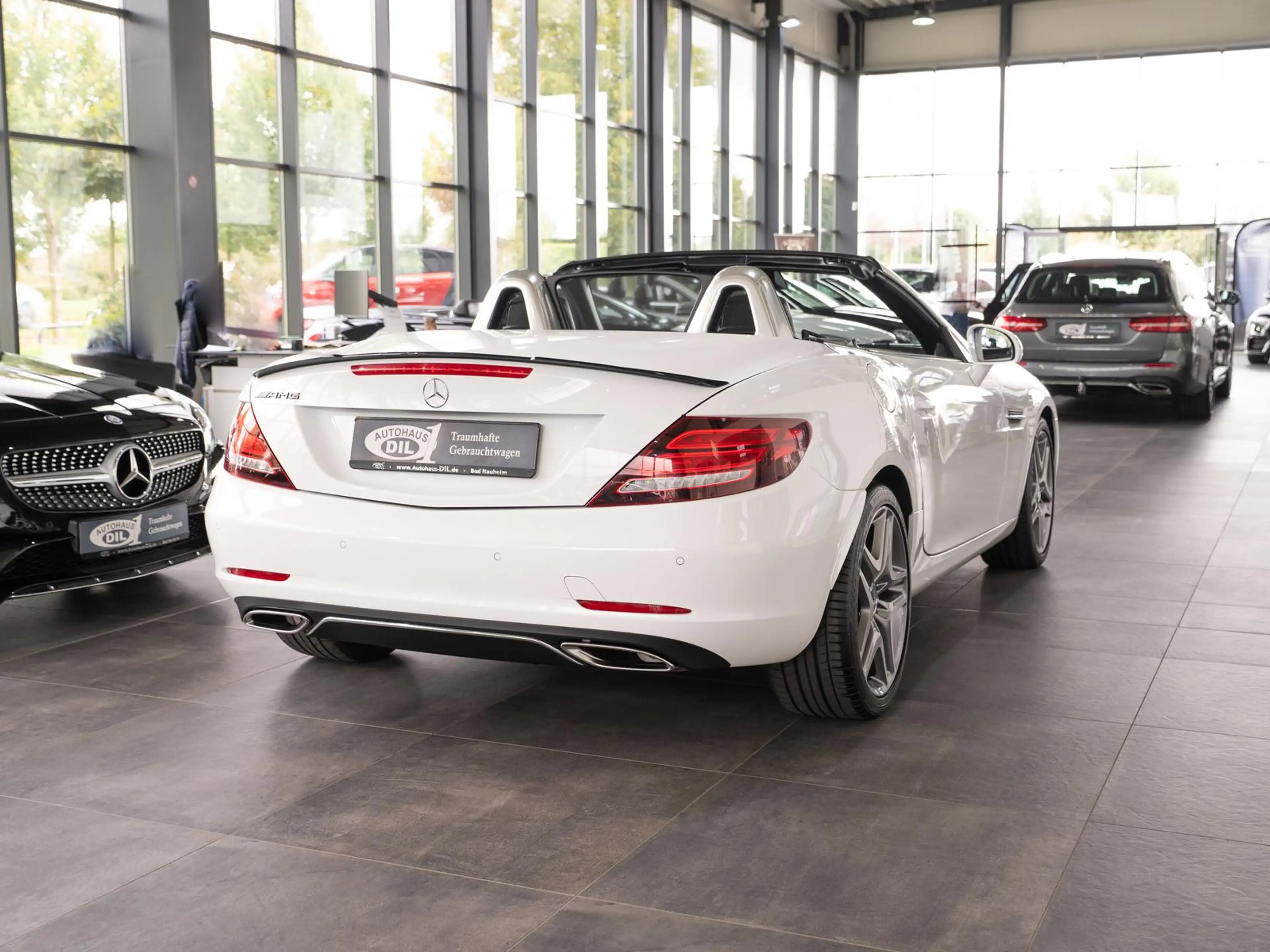 Mercedes-Benz SLC 200 9G-Tronic *AIRSCARF*LEDER*LED*TOTWINKEL* — photo 6