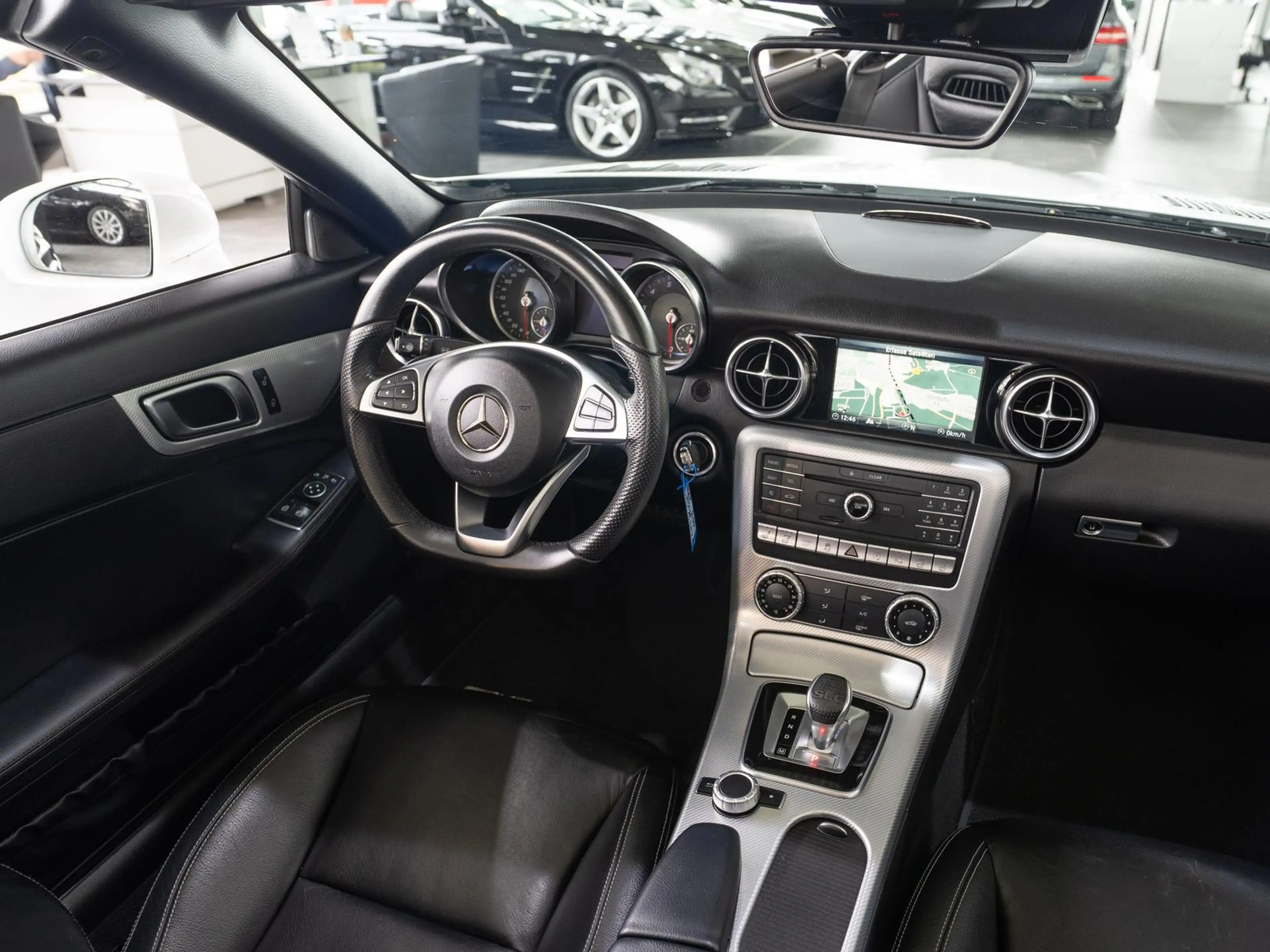 Mercedes-Benz SLC 200 9G-Tronic *AIRSCARF*LEDER*LED*TOTWINKEL* — photo 14