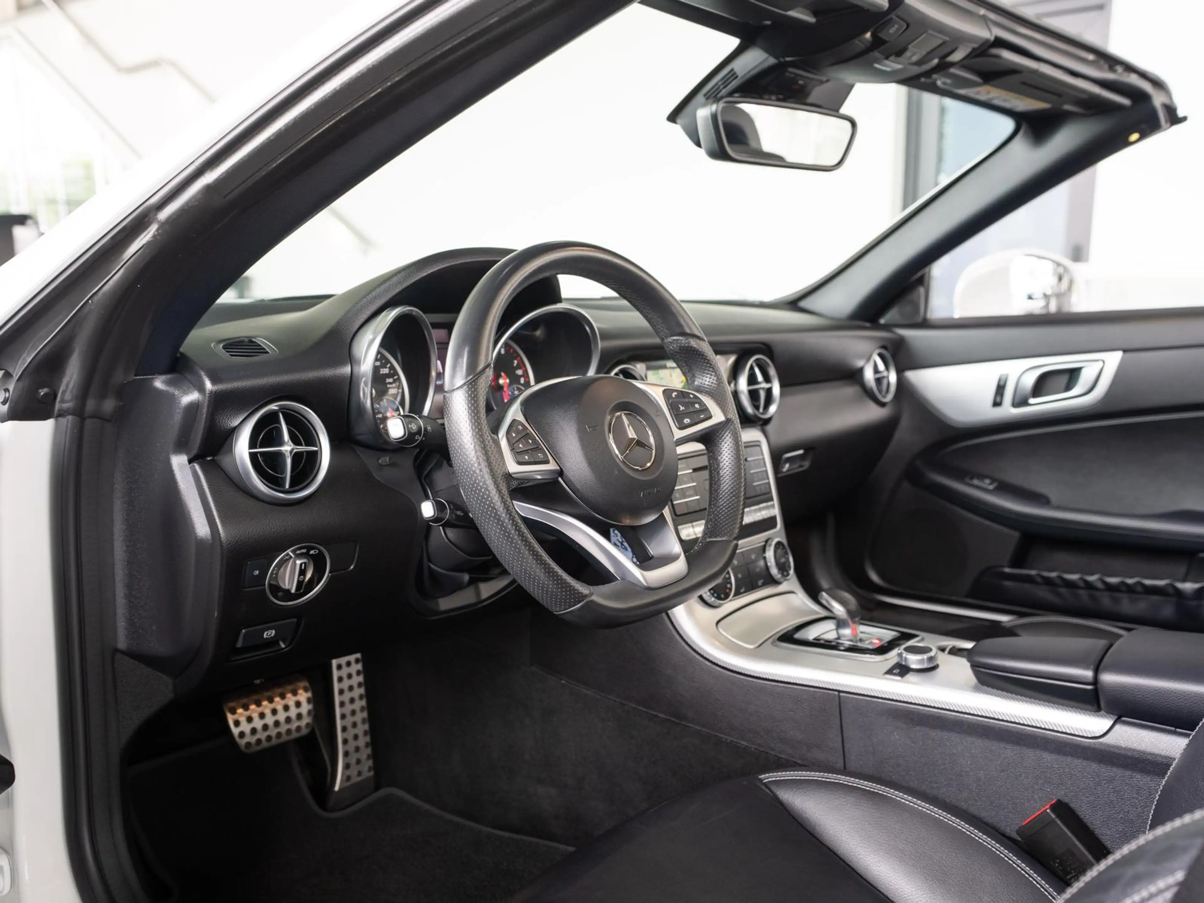 Mercedes-Benz SLC 200 9G-Tronic *AIRSCARF*LEDER*LED*TOTWINKEL* — photo 13