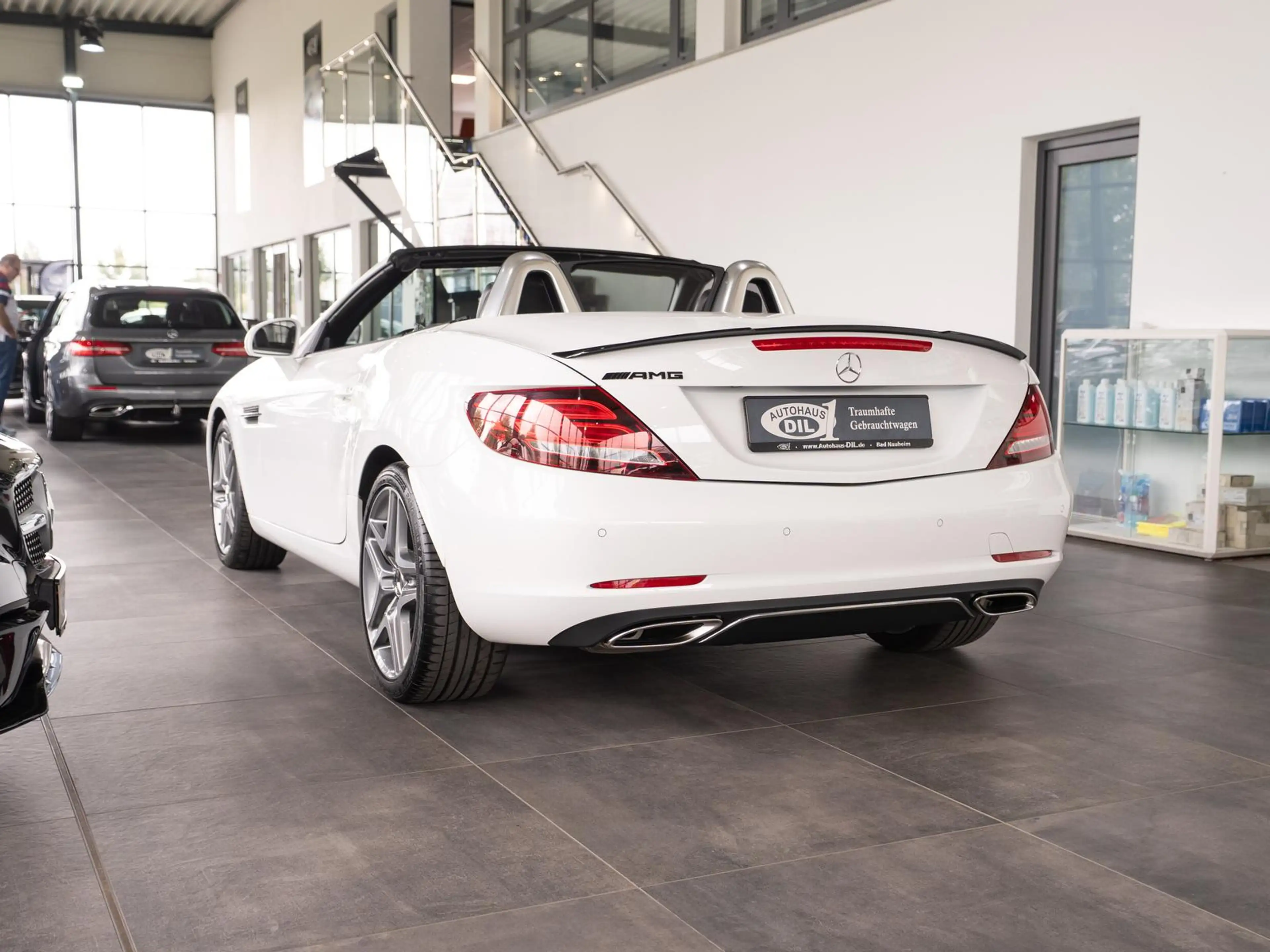 Mercedes-Benz SLC 200 9G-Tronic *AIRSCARF*LEDER*LED*TOTWINKEL* — photo 5