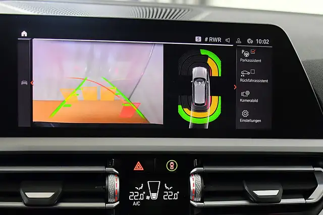 BMW 3 Series view 6