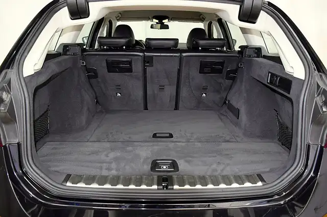 BMW 3 Series view 22