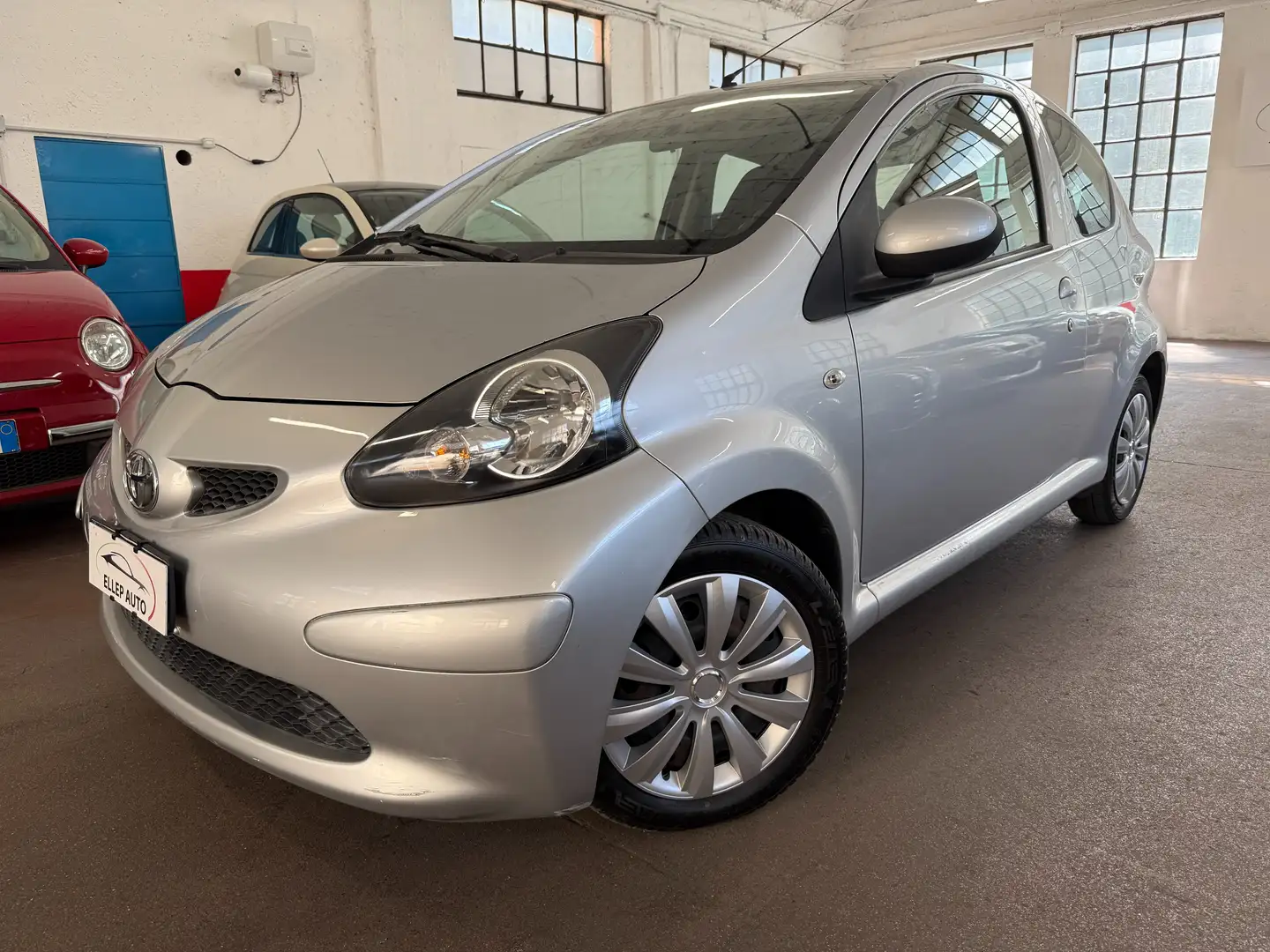 Toyota Aygo Aygo 3p 1.0 Grigio - 1
