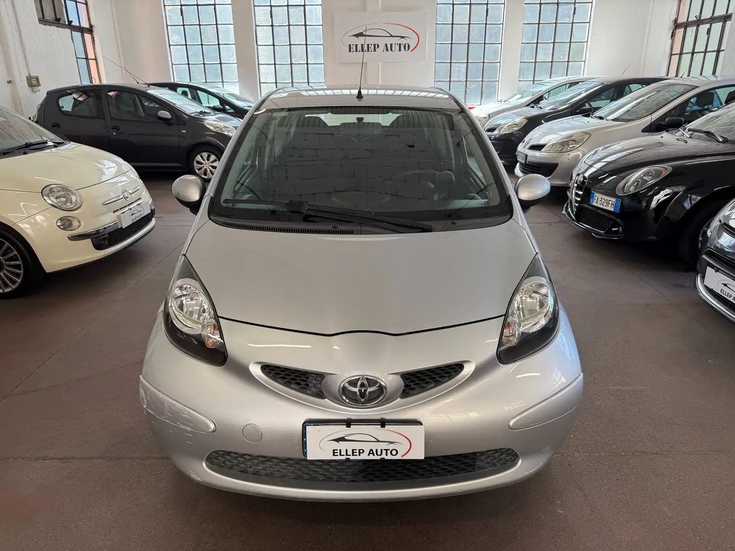 Toyota Aygo Aygo 3p 1.0 Grigio - 2