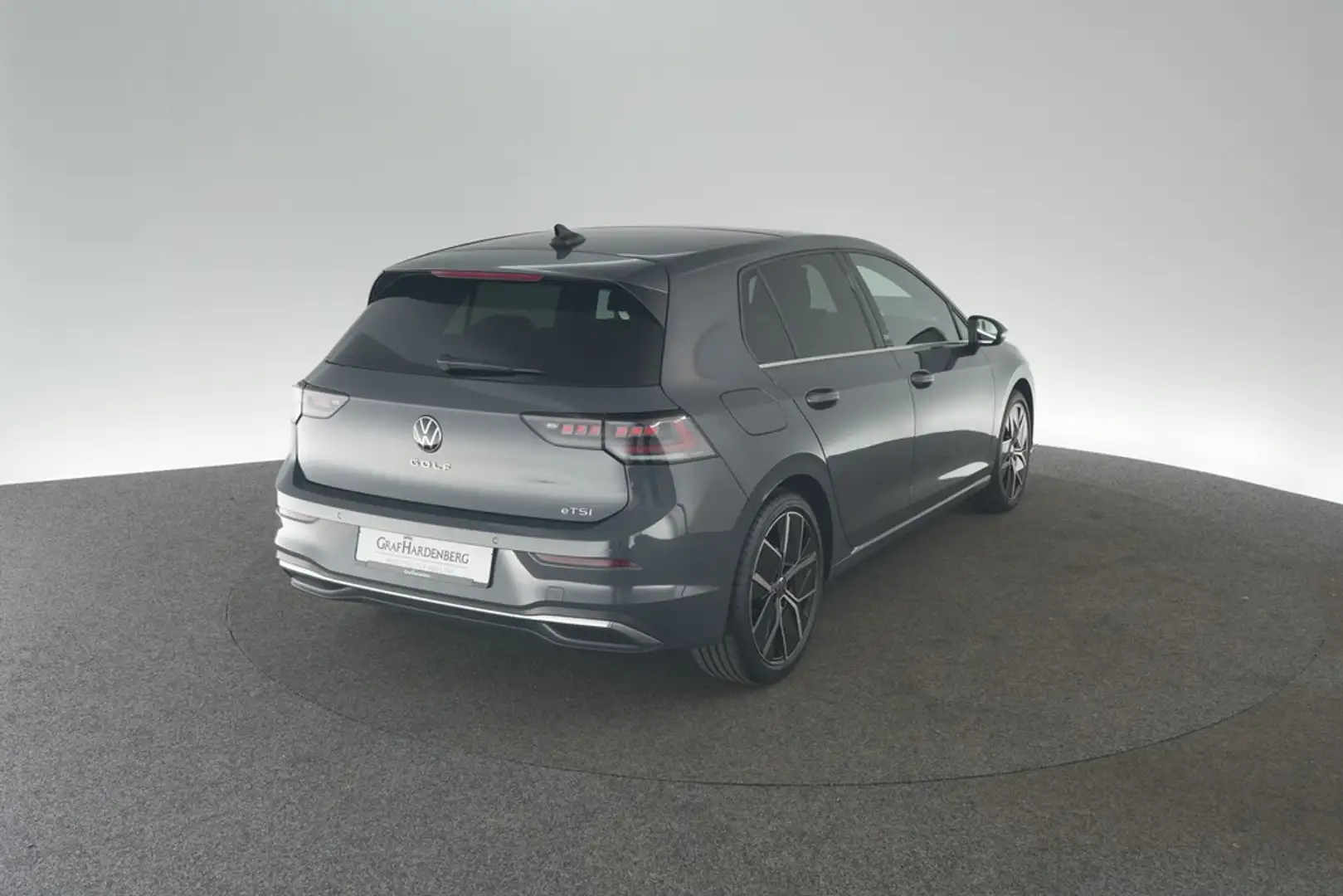 Volkswagen Golf Edition 50 1.5 eTSI DSG Panoramadach Grau - 2