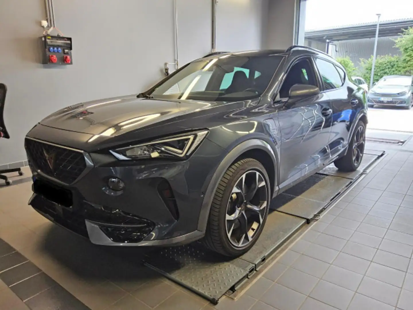 CUPRA Formentor VZ 1.4 eHybrid DSG *ACC*LED*NAVI*19''* Gris - 2