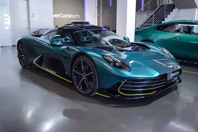 Aston Martin Valhalla
