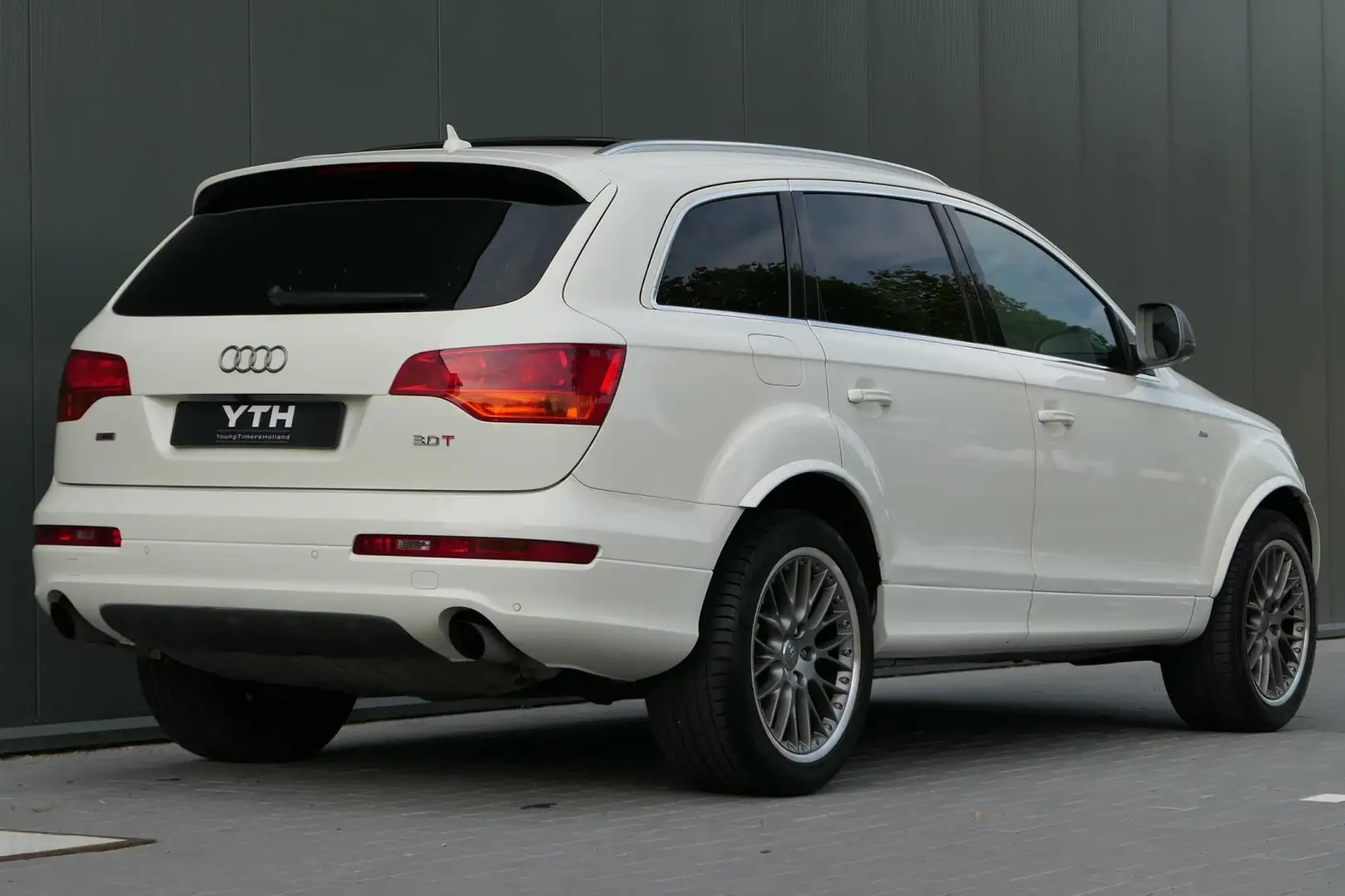 Audi Q7 3.6 FSI Quattro S-Line 7-Persoons Youngtimer Panor Bílá - 2