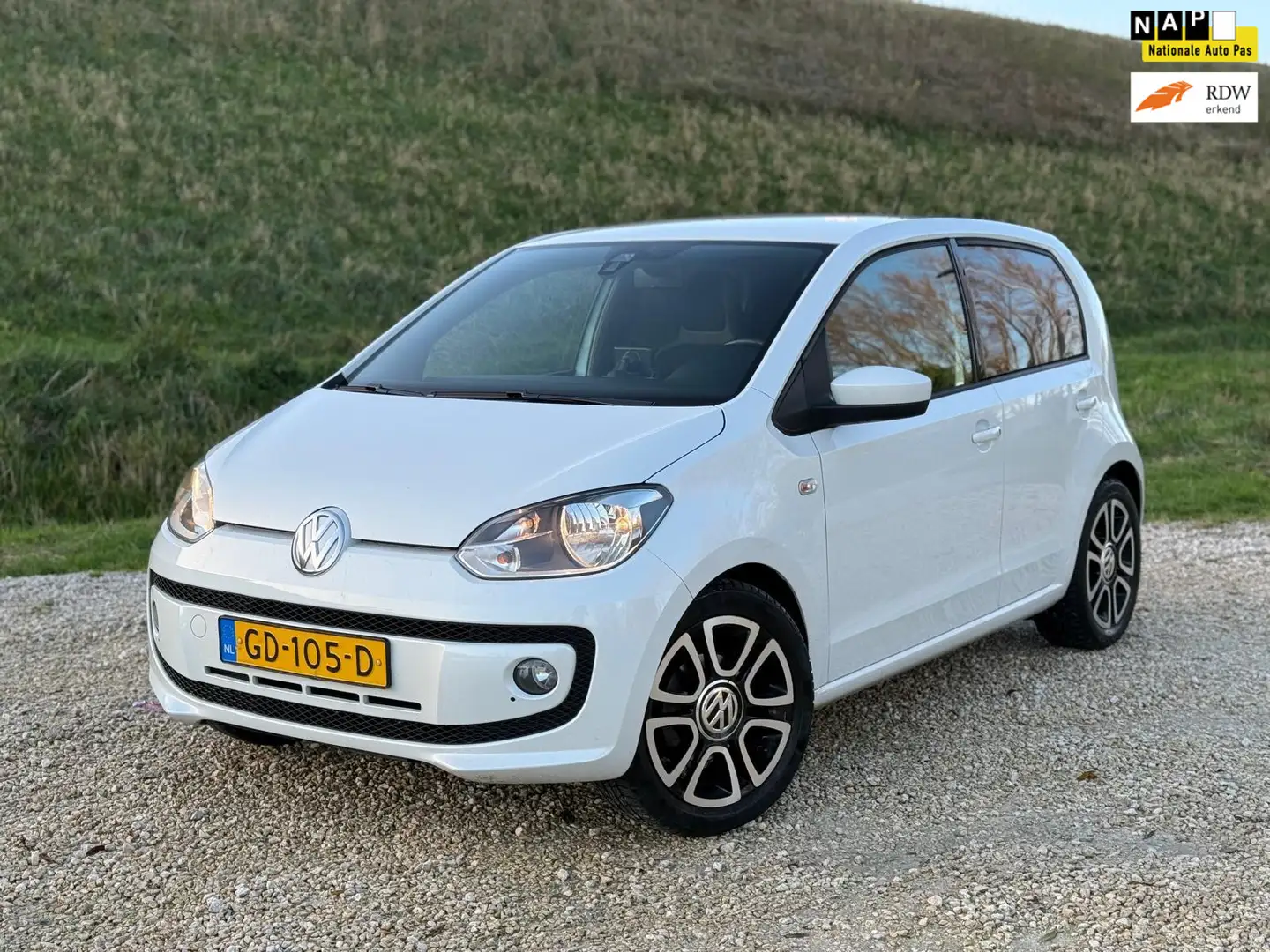 Volkswagen up! 1.0 high up! BlueMotion|Airco|PDC|Cruise| Blanc - 1