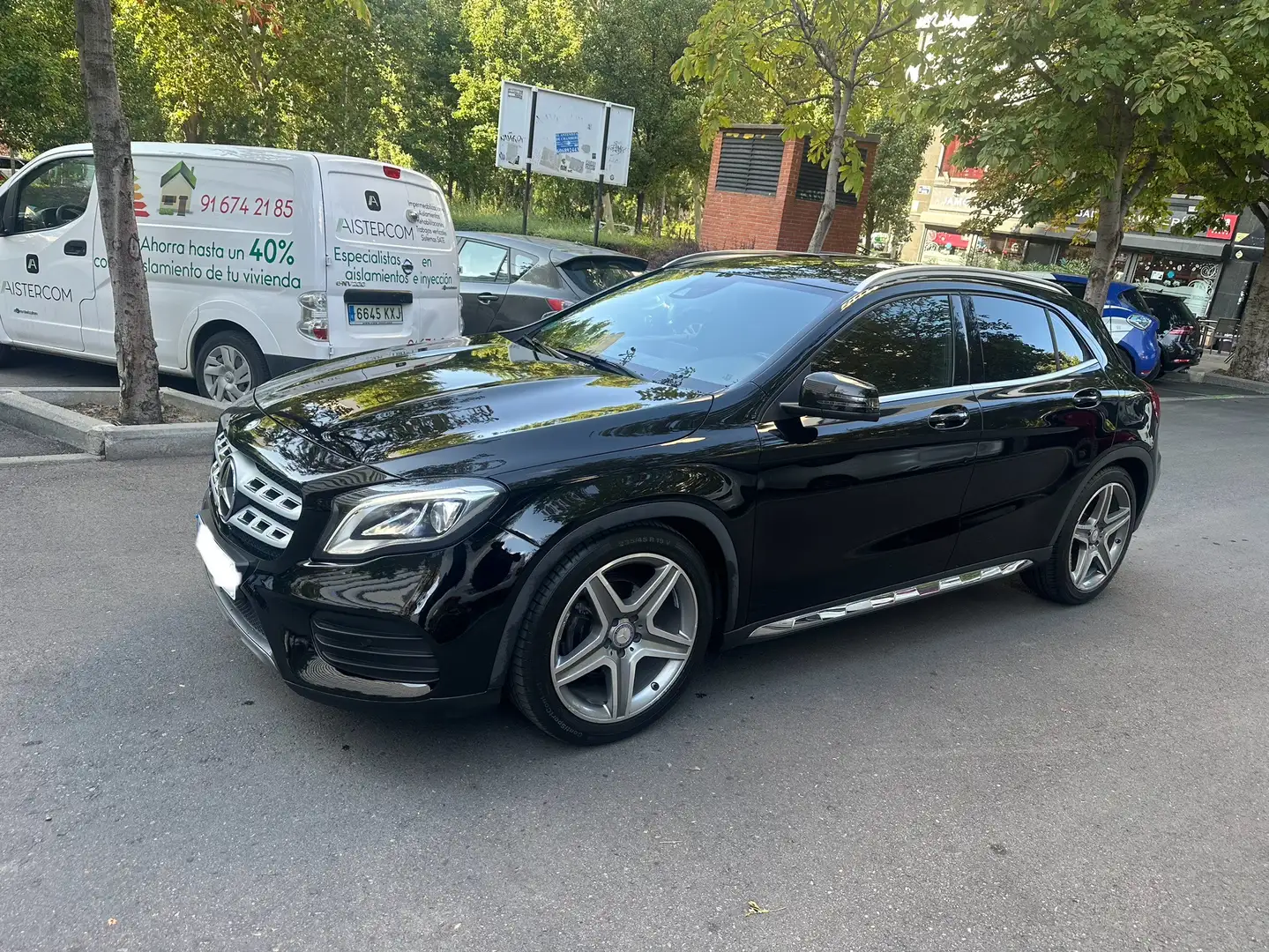 Mercedes-Benz GLA 180 AMG Line - 1