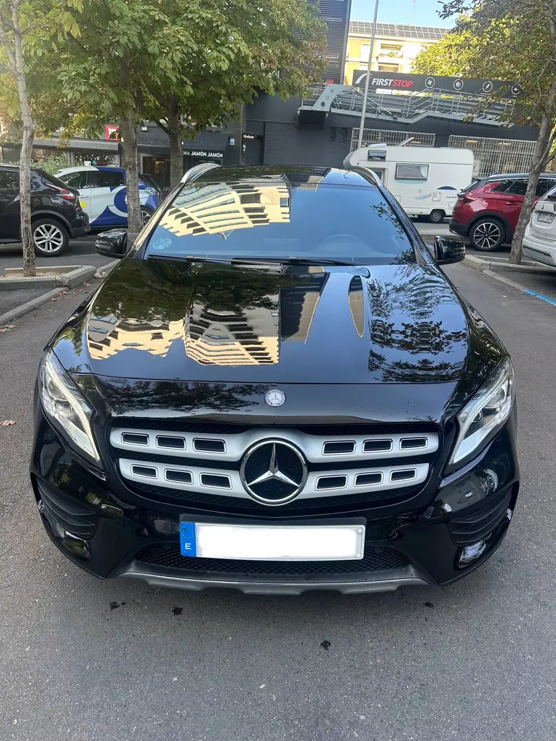 Mercedes-Benz GLA 180 AMG Line - 2