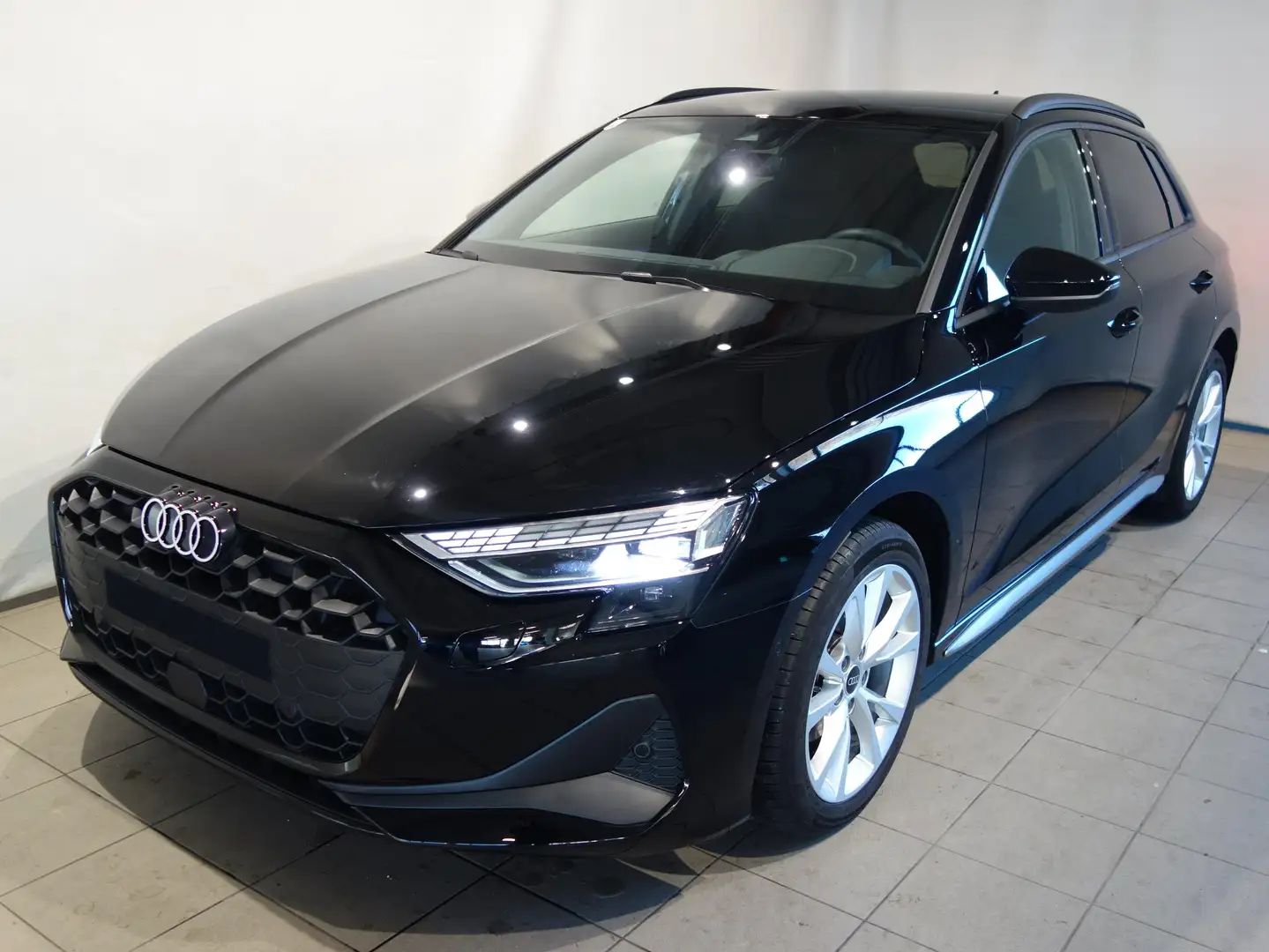 Audi A3 30 TDI Schwarz - 1