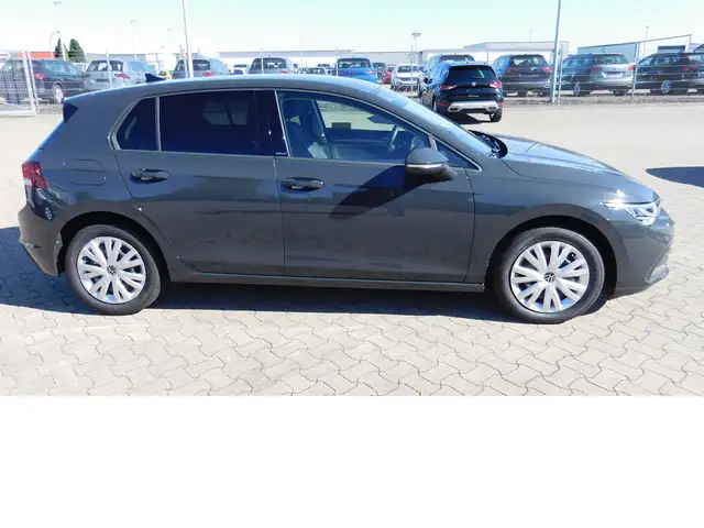 Volkswagen Golf view 2