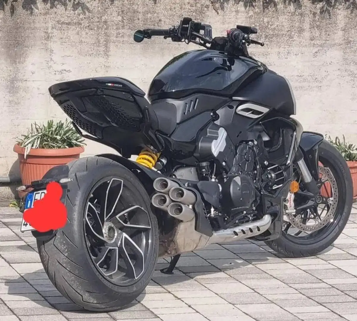 Ducati Diavel V4 Nero - 2