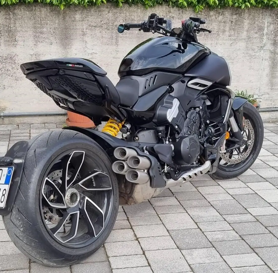 Ducati Diavel V4 Nero - 1