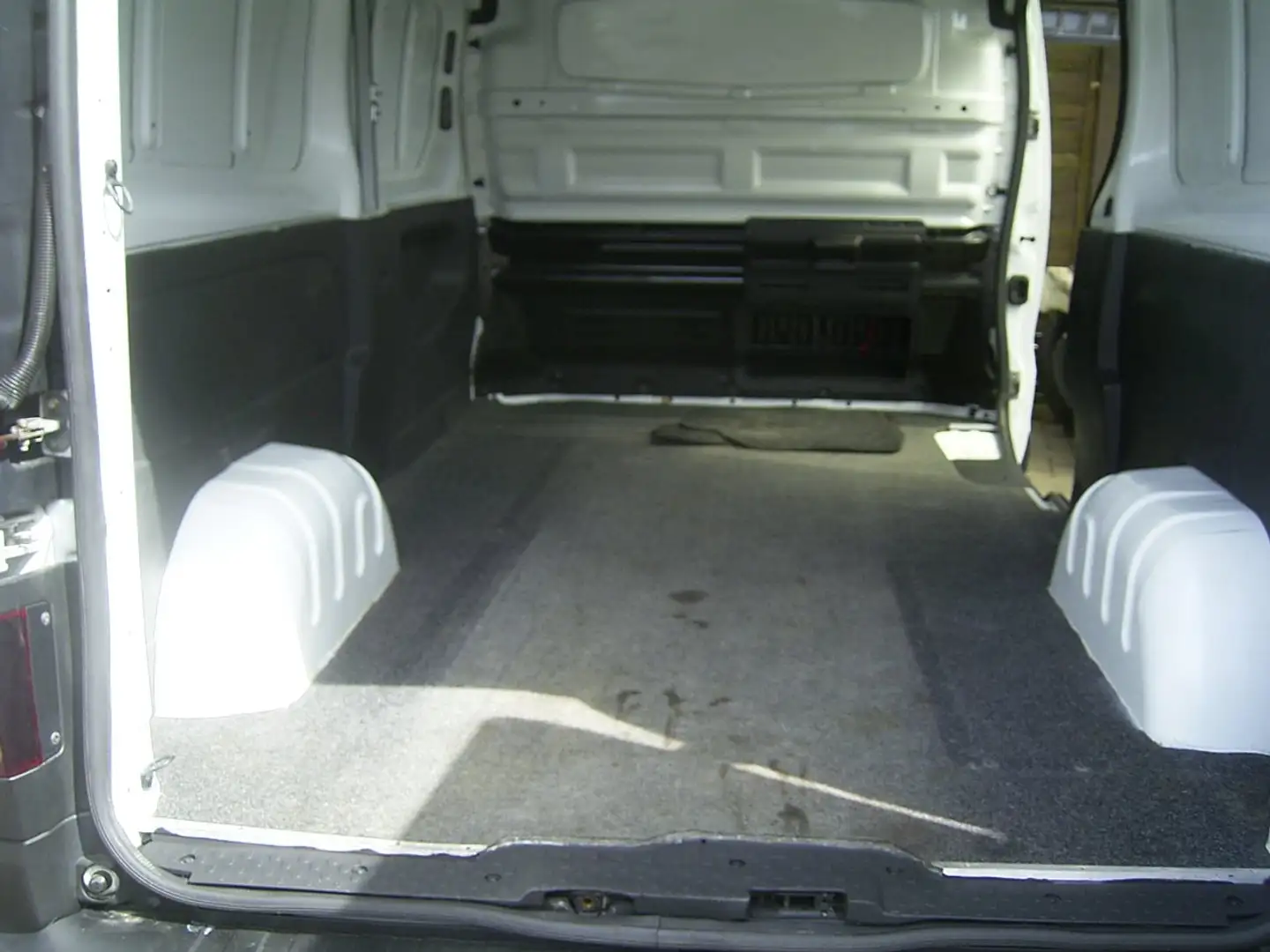 Renault Trafic AHK2000kg Tüv Neu Weiß - 2