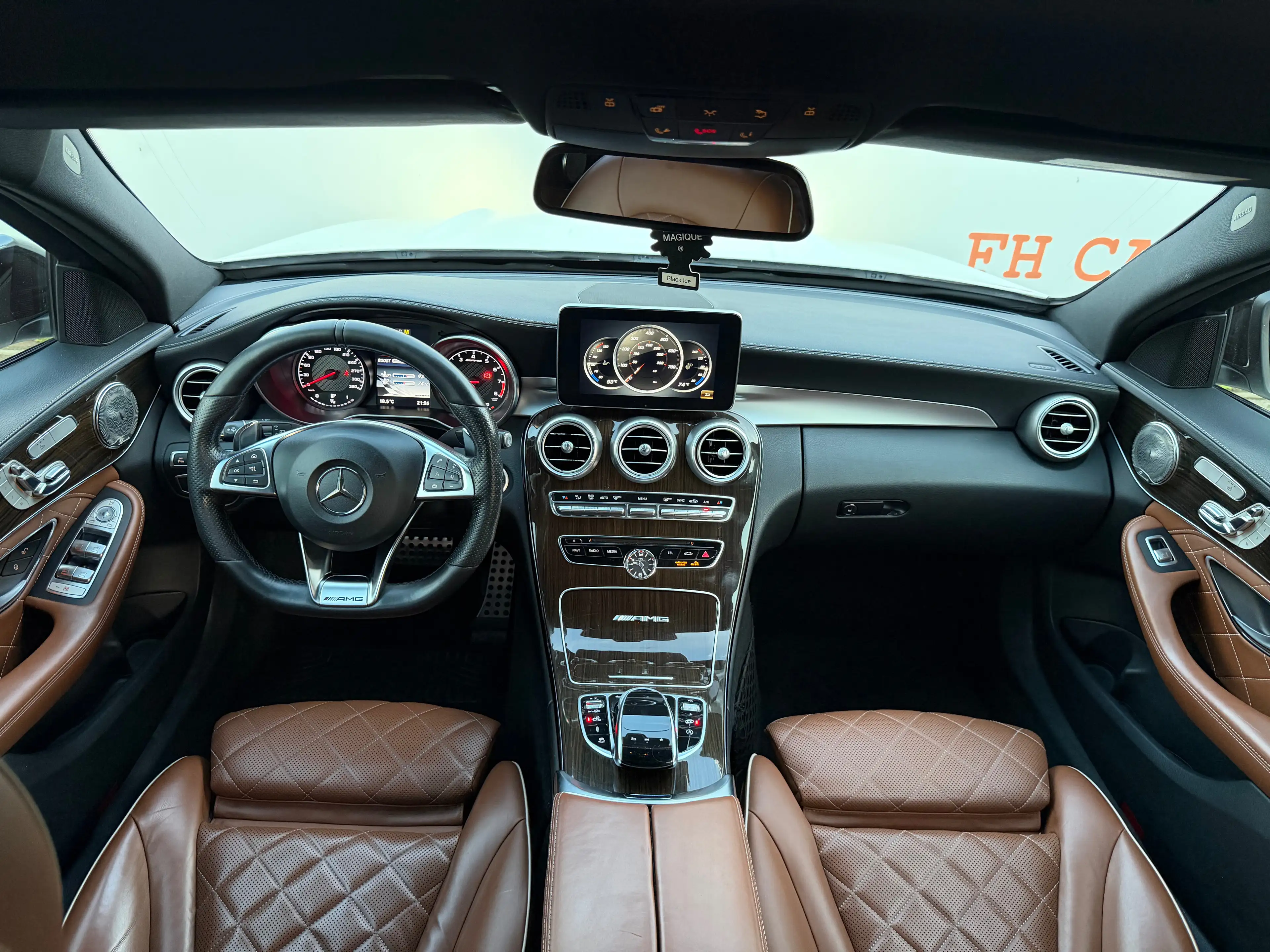 Mercedes-Benz C 63 AMG V8 BI-TURBO *AMG PERFORMANCE SEATS*MEMORY*600 PK*I — photo 13