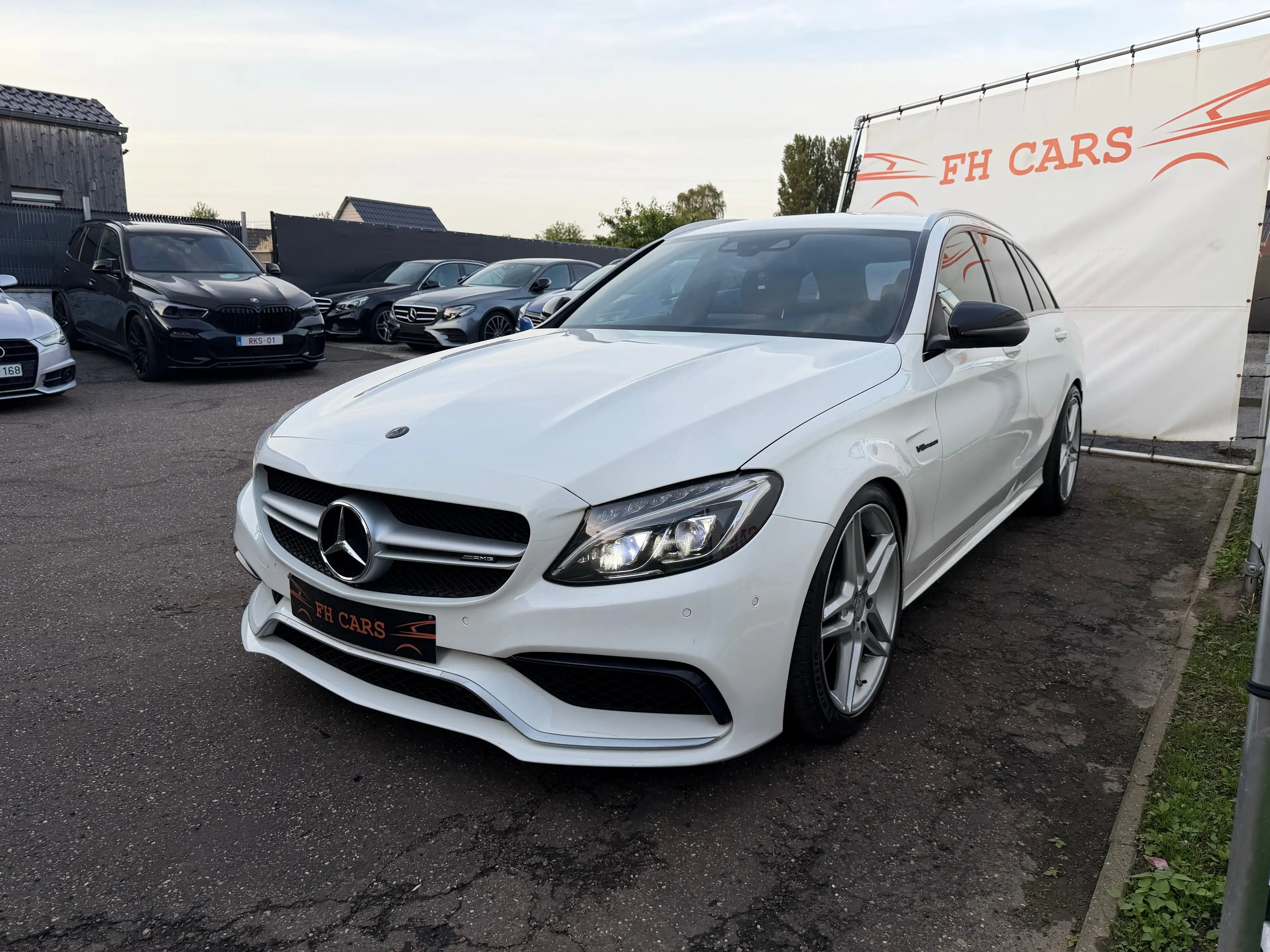 Mercedes-Benz C 63 AMG V8 BI-TURBO *AMG PERFORMANCE SEATS*MEMORY*600 PK*I — photo 3