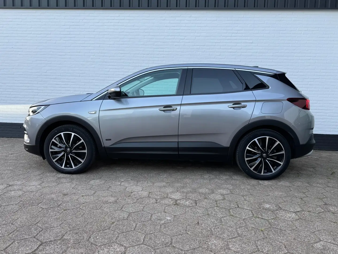 Opel Grandland X Hybrid4 PHEV Innovation 300PK ACC TREKHAAK Grijs - 2