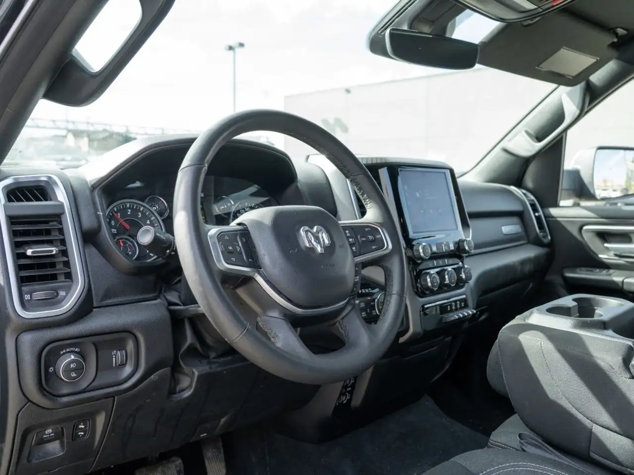 RAM 1500 снимка RAM 1500