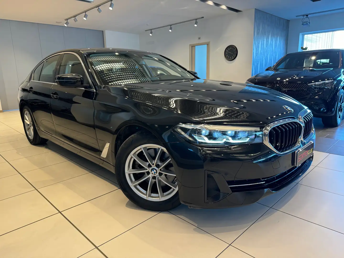 BMW 520 Berlina LCI 520d mhev 48V xdrive Luxury auto Nero - 1