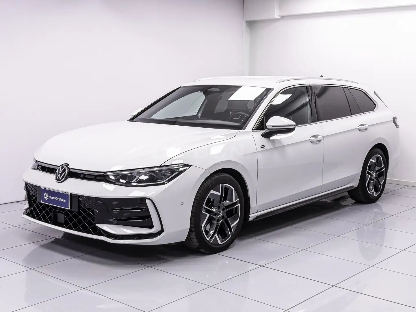 Volkswagen Passat Variant Variant 2.0 tdi scr r-line 150cv dsg Blanc - 1