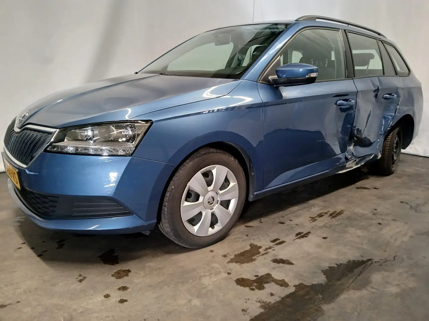 Skoda Fabia Combi 1.0 TSI Active - Links Achter Schade Blauw - 2