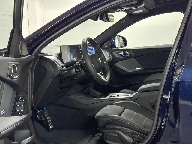 BMW 1 Series view 8