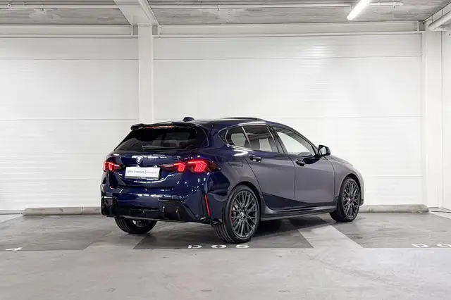 BMW 1 Series view 6