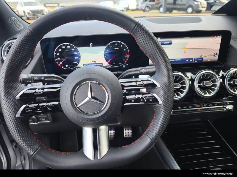 Mercedes-Benz GLA 180 GLA 180 AMG-LINE/LED/KAMERA/WINTER-PAKET/SPURH SHZ — photo 12