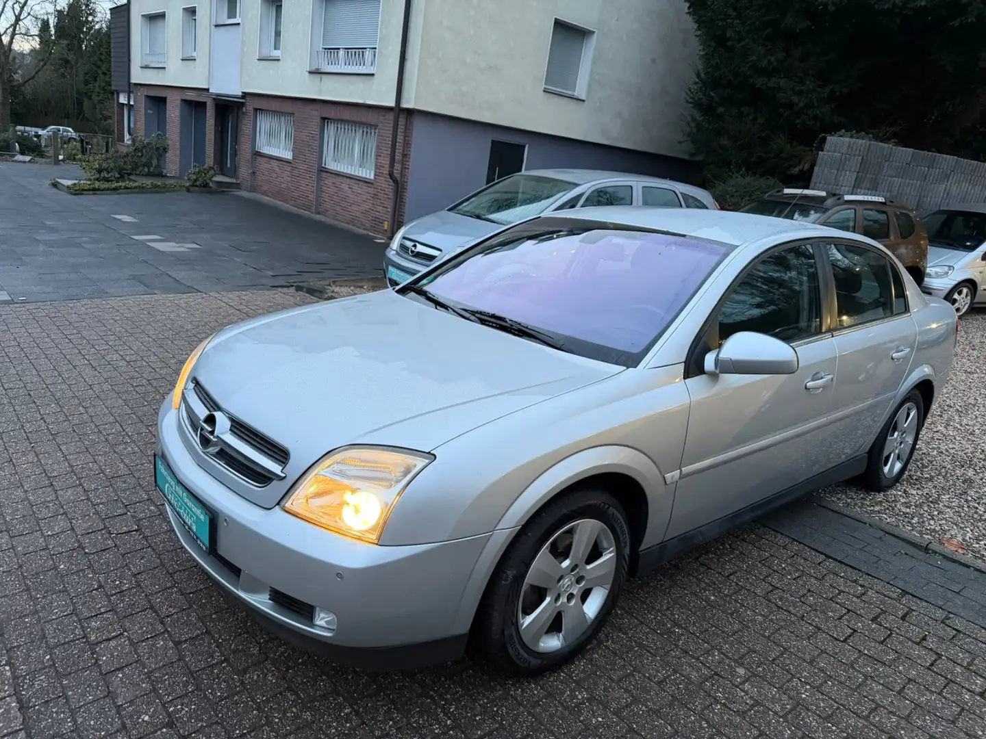 Opel Vectra 2.2 16V Elegance*TÜV NEU*1 HAND*GARAGENAU Silber - 1