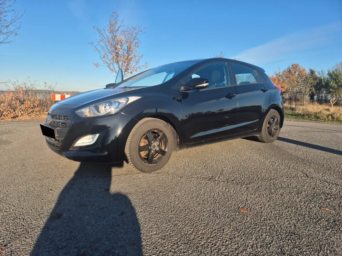 Hyundai i30 blue 1.4 Classic Navigation Schwarz - 2