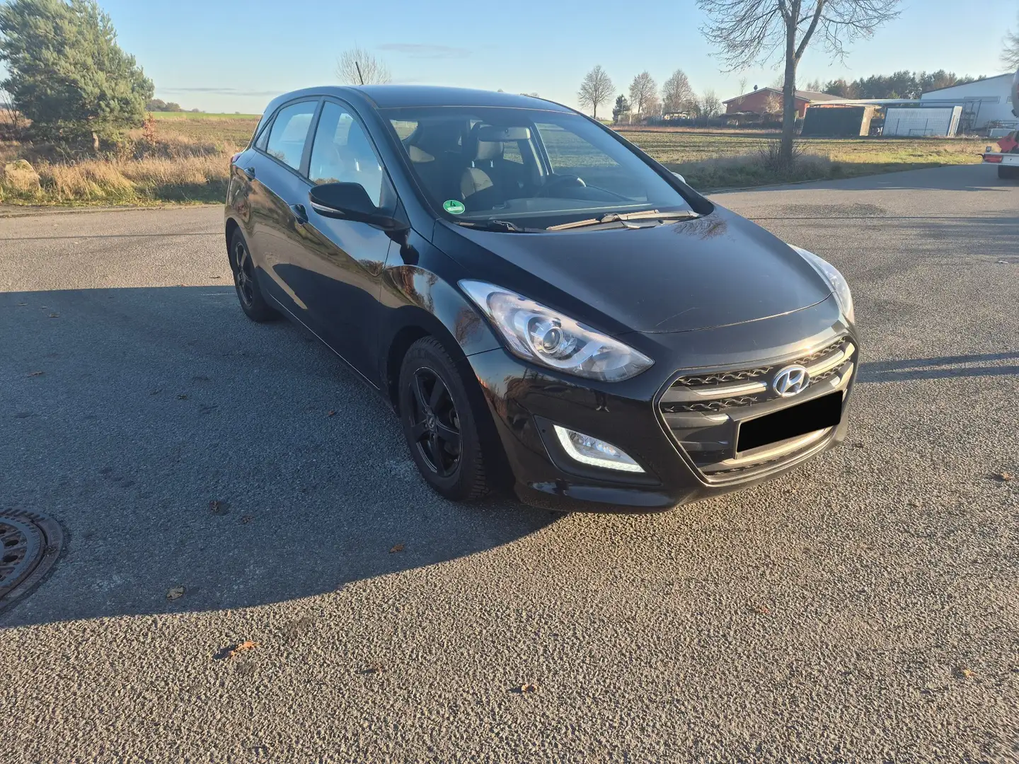 Hyundai i30 blue 1.4 Classic Navigation Schwarz - 1