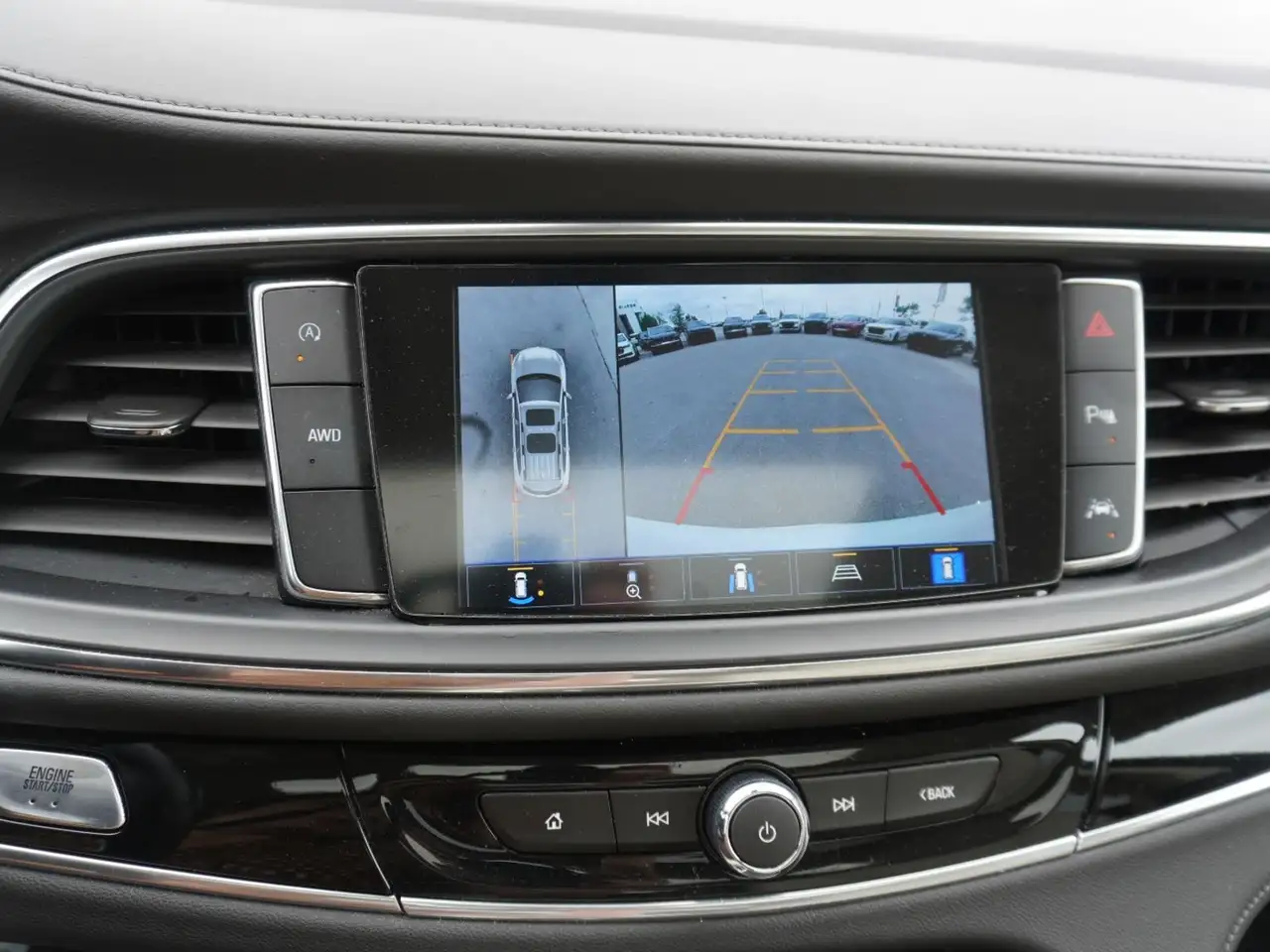 Buick Enclave снимка Buick Enclave