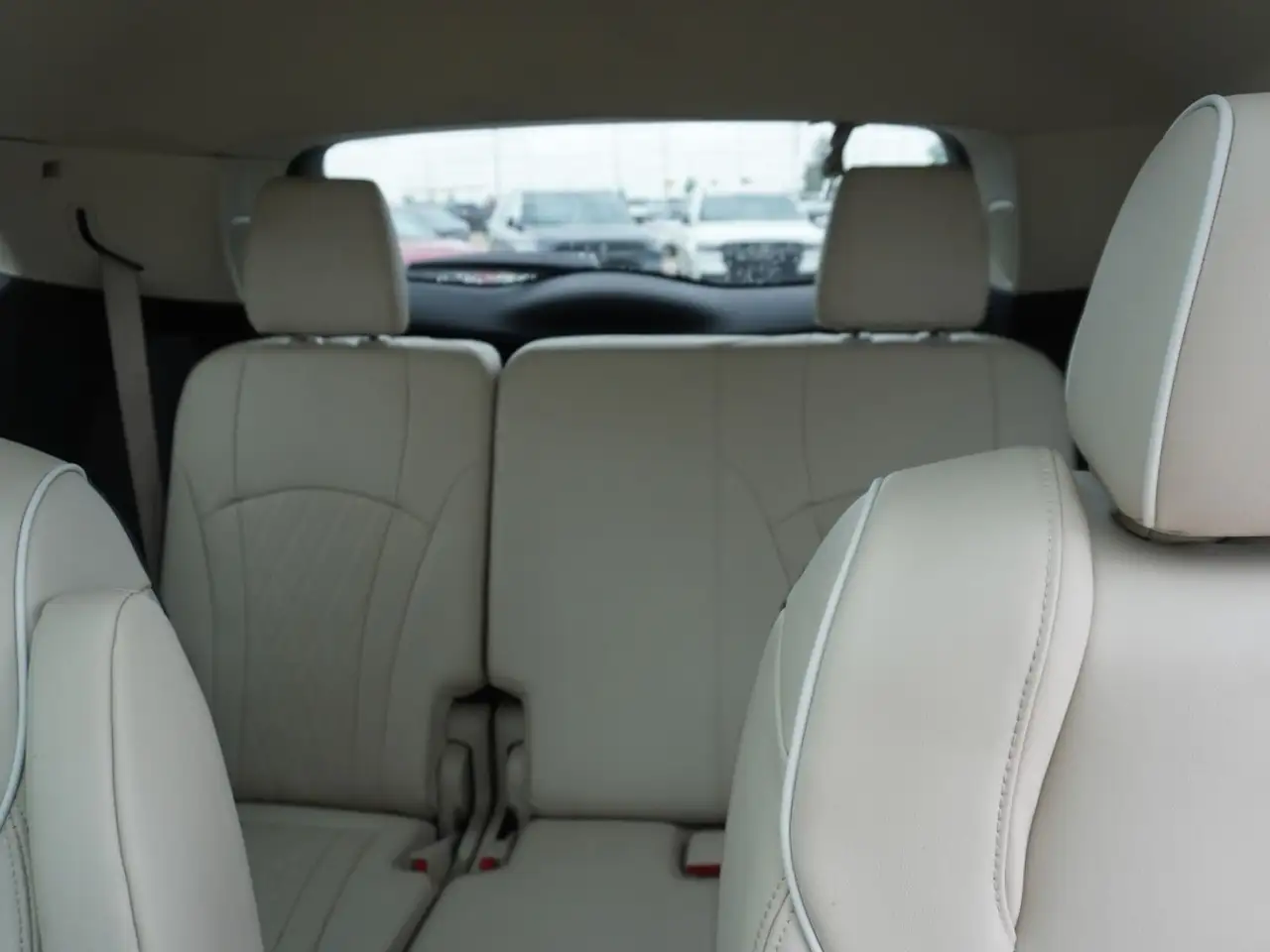 Buick Enclave снимка Buick Enclave